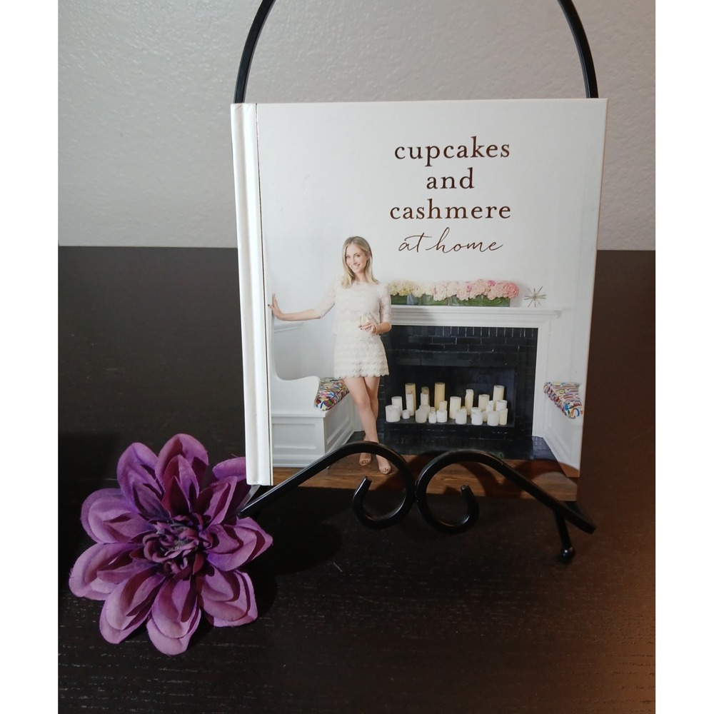 Cupcakes and Cashmere at Home by‎ Emily Schuman (2015, Hardcover) #B55